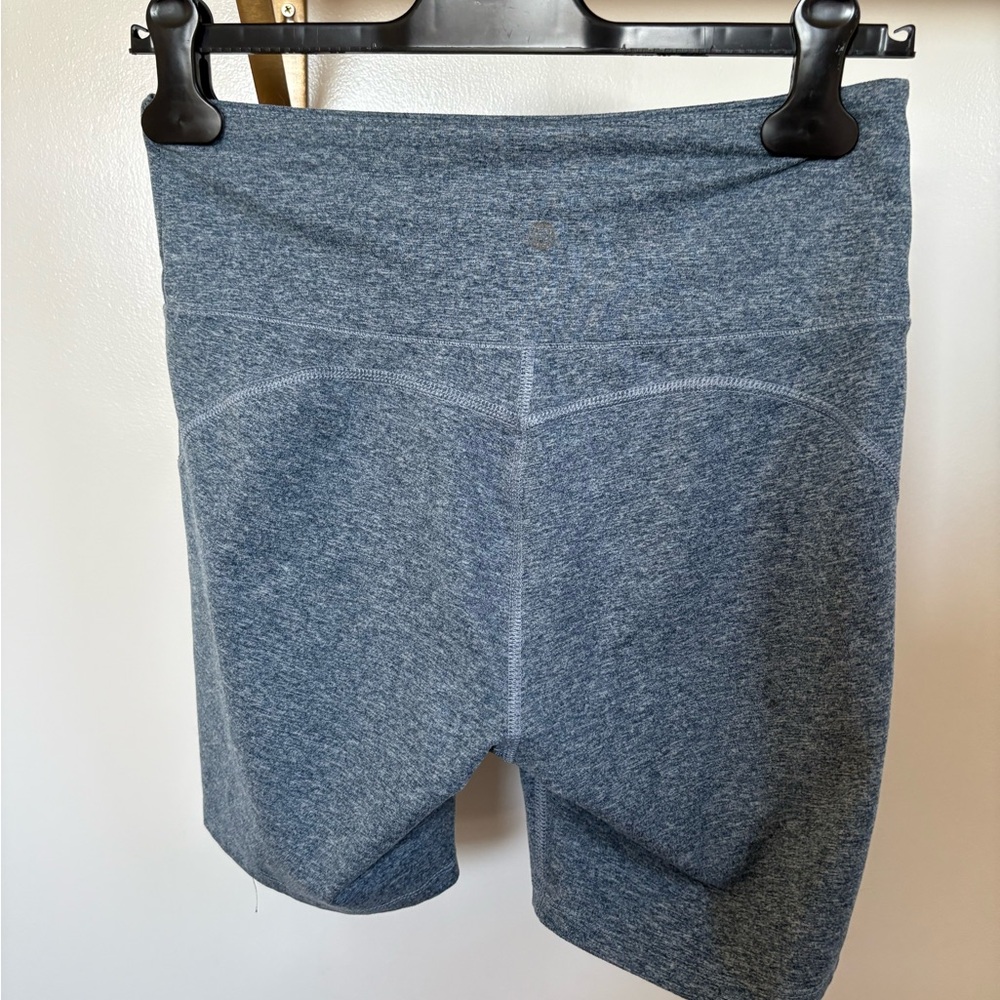 Manduka Heather Gray Women's Bike Shorts - Picture 2 of 2